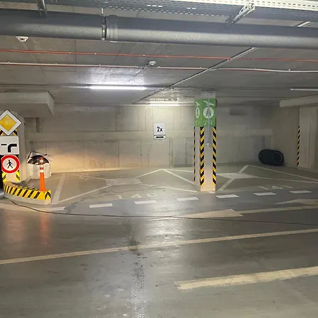 Apollo - Key-box - Free Parking