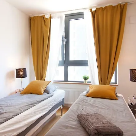 Apollo - Key-box - Free Parking *