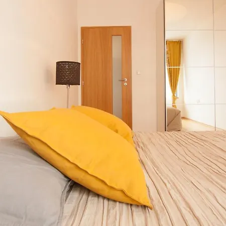 Apollo - Key-box - Free Parking Bratislava