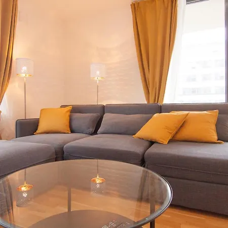 Apollo - Key-box - Free Parking Apartment