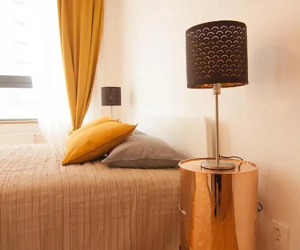 Apollo - Key-box - Free Parking *