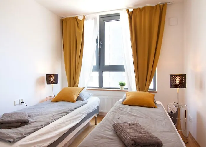 Apollo - Key-box - Free Parking *