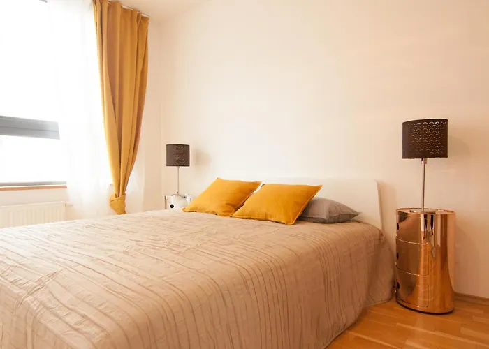 Apollo - Key-box - Free Parking Bratislava